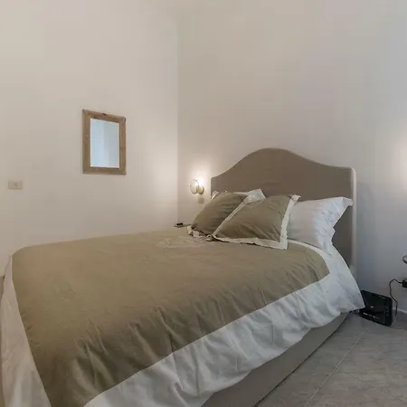 Apartment Colosseum New 2br Rom