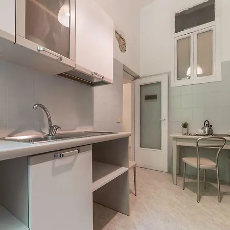 Colosseum New 2br Apartment Rom